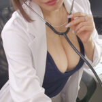 8.5頭身H乳女医「私、絶対イカせるんで◆」百永さりな